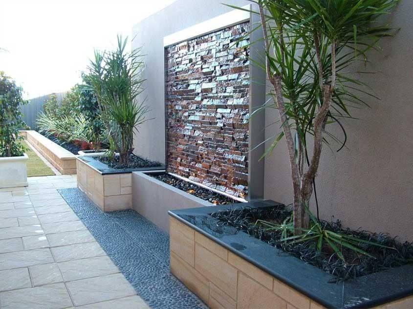 Fencing wall with water features 